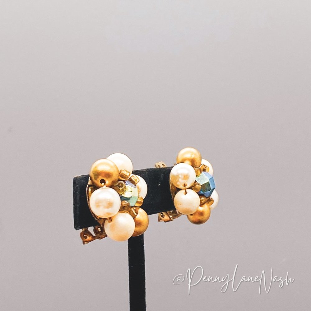 Vintage White & Blue Pearl Cluster Flower Stud Earrings - Picture 2 of 6